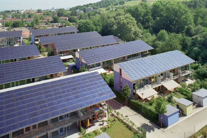 Energia solar é um dos destaques do bairro sustentável.