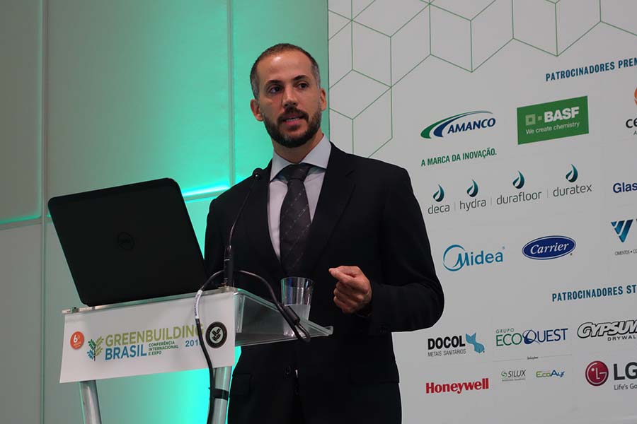 Rafael Lazzarini, do CTE, falou sobre a pesquisa de sustentabilidade na construção brasileira. Foto: Alexandre Tavares