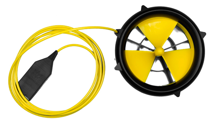 Turbina recarrega celular com água ou vento