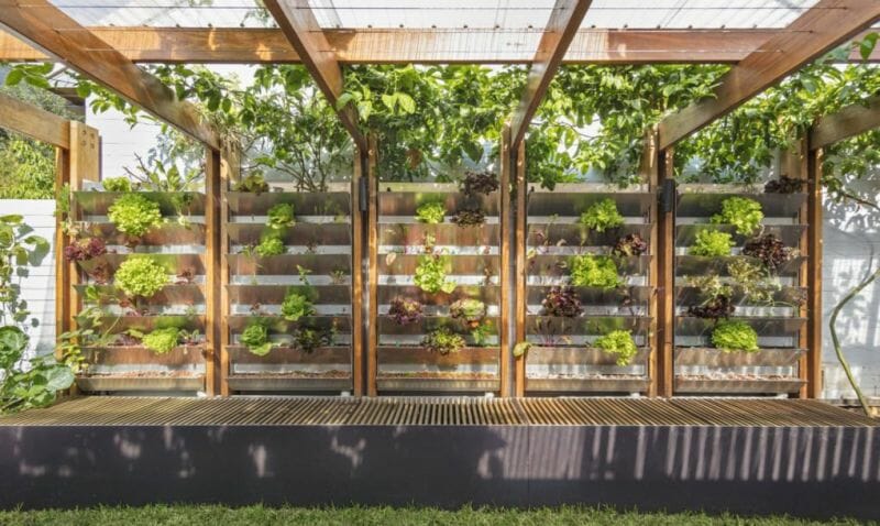 Casa autossustentável produz energia e alimentos em Sydney