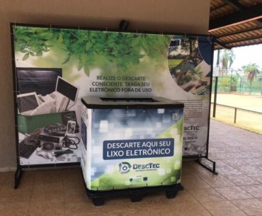 Belo exemplo! Reciclagem de lixo eletrônico é convertida em doação de alimentos