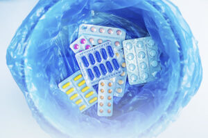 Como condomínios podem ajudar no descarte correto de medicamentos?